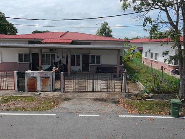 Semid setingkat taman Sentral jaya triang