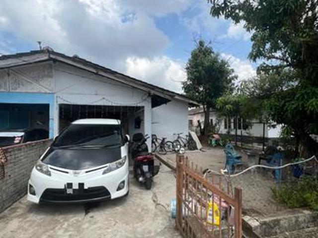 SemiD Setingkat Taman Sepekan Jaya Peramu Pekan