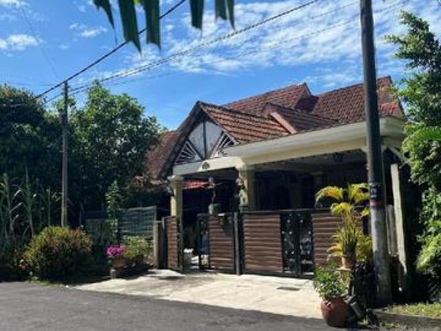 SemiD Single Storey in Pantai Sepang Putra