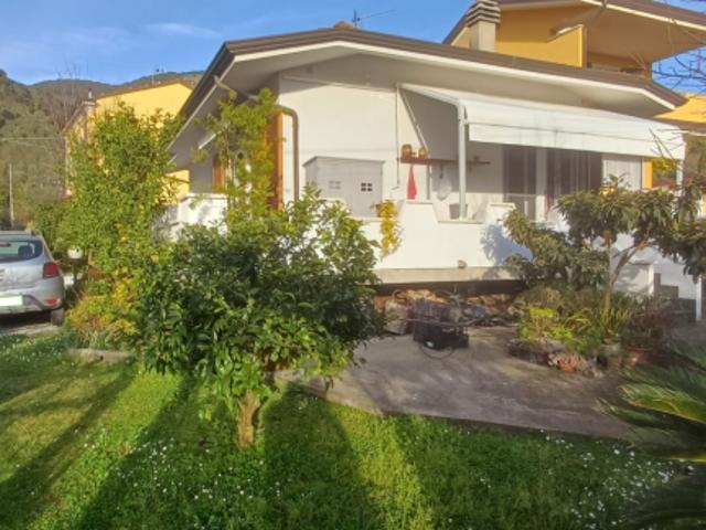 Semindipendente in vendita a Massarosa