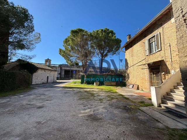 Semindipendente in vendita a Assisi, Rivotorto