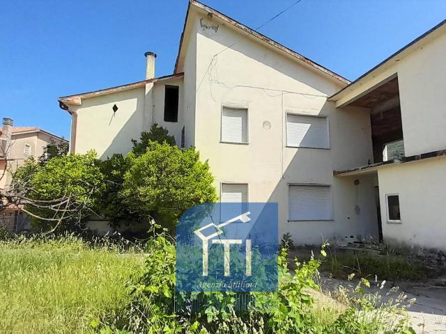 SEMINDIPENDENTE in vendita a Cassino