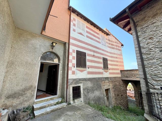 Semindipendente in vendita a Castelvecchio di Rocca Barbena, Vecersio