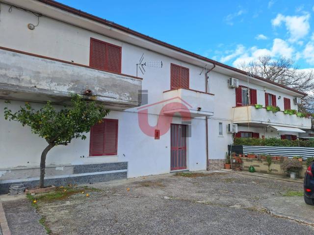 SEMINDIPENDENTE in vendita a Foglianise, Palmenta