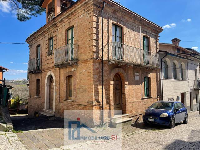 SEMINDIPENDENTE in vendita a Sant'Angelo a Cupolo