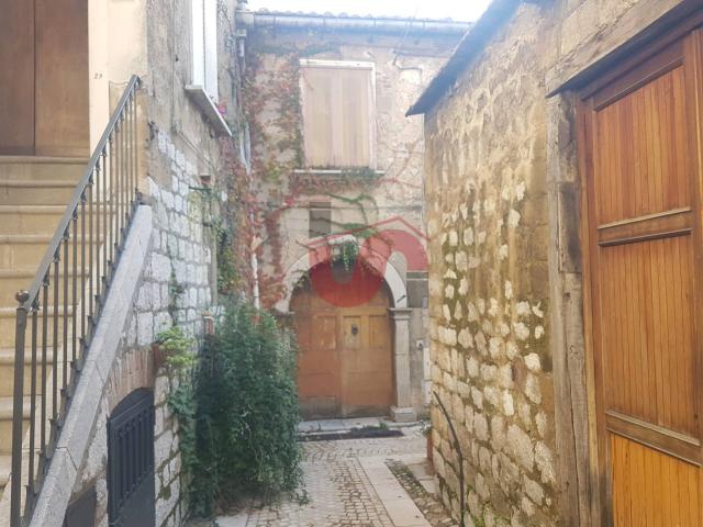 SEMINDIPENDENTE in vendita a Vitulano