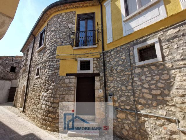 SEMINDIPENDENTE in vendita a Vitulano