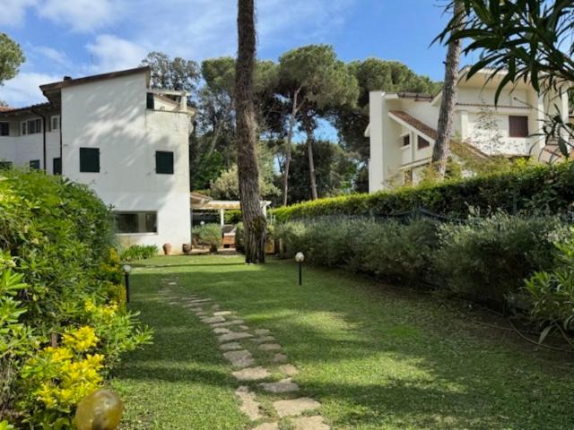 Semindipendente Terratetto a Forte dei Marmi