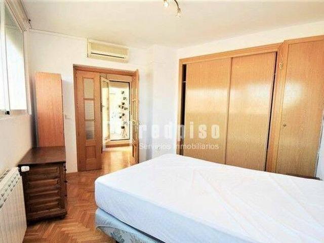 SEMINUEVO 2 DORMITORIOS CON TERRAZA EXTERIOR Y TRASTERO NO SE ADMITEN MASCOTAS