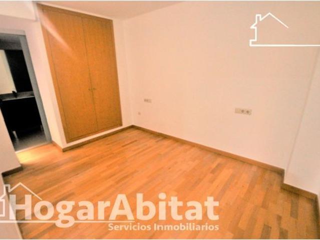 SEMINUEVO Y LUMINOSO CON TERRAZA, GARAJE Y TRASTERO EN EL CENTRO