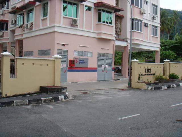 Sempadan Indah Block 182 Fully Renovated Furnished 1Fixed Carpark