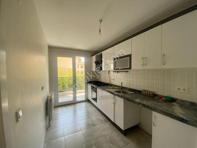 Semra Hanım Konaklarında Geniş 2+1 Ebeveyn Banyolu Kiralık Daire