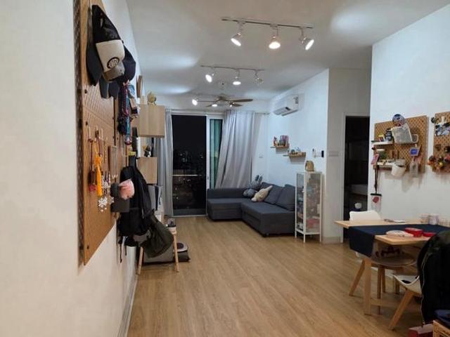 Sentul point 2 room fully furnish with renovated unit for sale