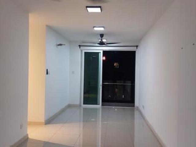 Sentul Point 850sf 3r2b 1cp high floor facing kepong ready to move