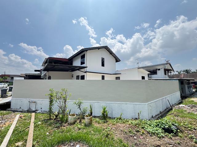 Senai Taman Handal Low Cost Double Storey House Corner Lot Full Loan