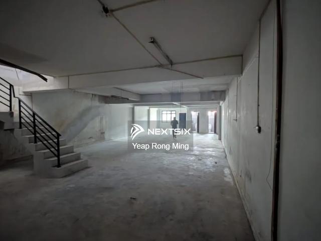 Senai Two Adjoining Detached Factory For Rent