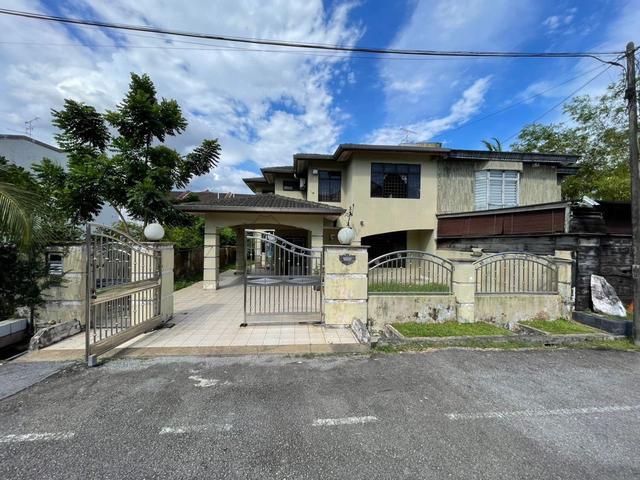 Senai Utama Double Storey Semi D Kulai