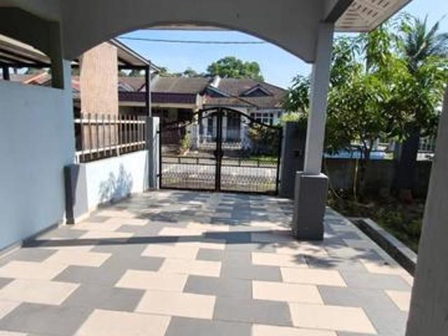 Senai Utama Single Storey Corner House For Sale