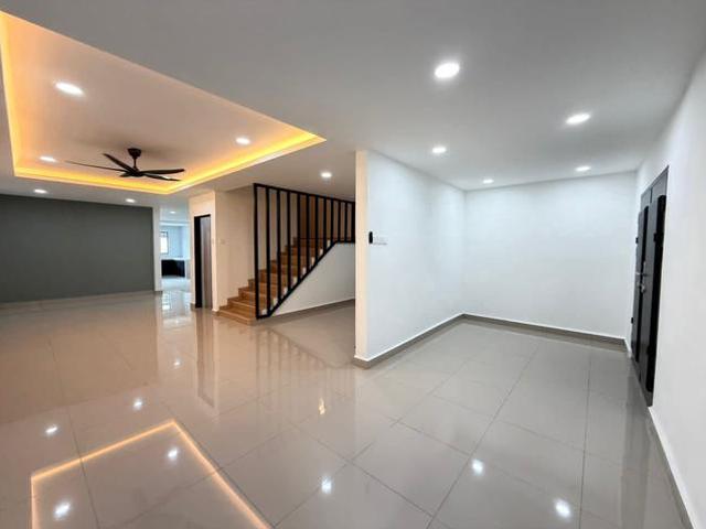 Senai Baru Padi Malinja 5 Fully Renovation Big Type Double Storey
