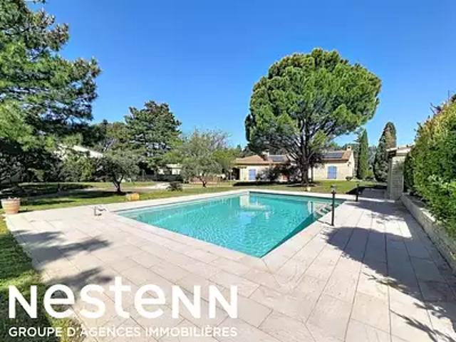 Sénas 13560 Achat / Vente maison 5 pièces t5 au dernier étage piscine