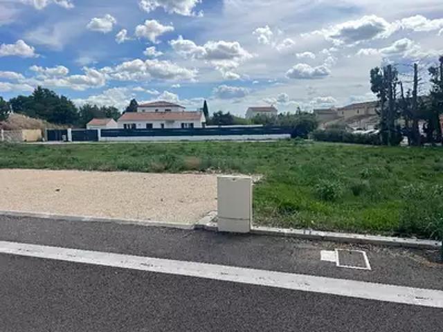 Sénas 13560 Programme neuf terrain neuf à vendre
