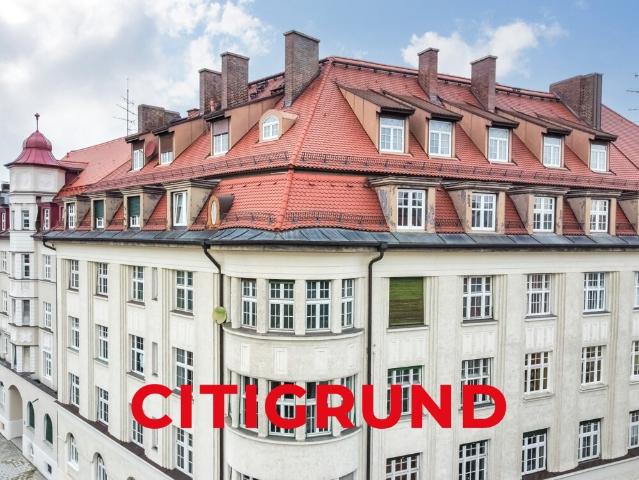 Sendling/Beim Neuhofener Berg Großzügige 4 Zimmer Wohnung mit Galerie und ruhigem Dachbalkon