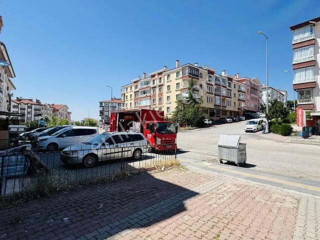 Senem Emlak Tan Osmagazi Mah Merkez De Kot2 De 3+1 Çift Banyo Ki