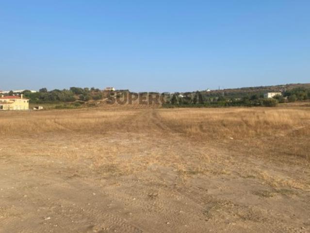 !SENHOR CONSTRUTOR! TERRENOS PARA CONSTRUÇÃO DE 18 MORADIAS COM PISCINA E GARAGEM EM LOCALIZAÇÃO PRIVILEGIADA