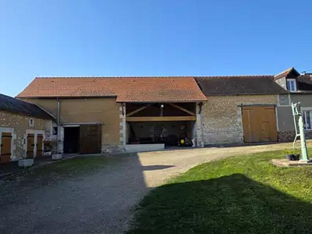 Senillé Saint Sauveur 86100 Achat / Vente maison 4 pièces t4 au dernier étage cave