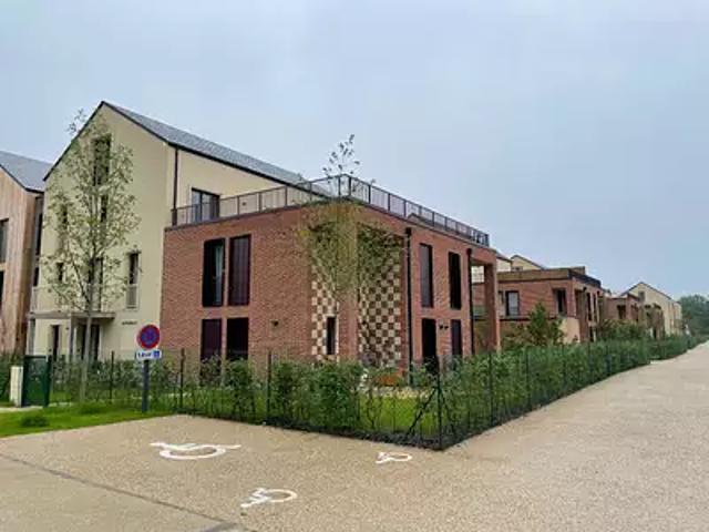 Senlis 60300 Location parking au dernier étage