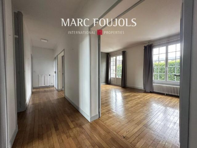 Senlis – Apartment in the city center