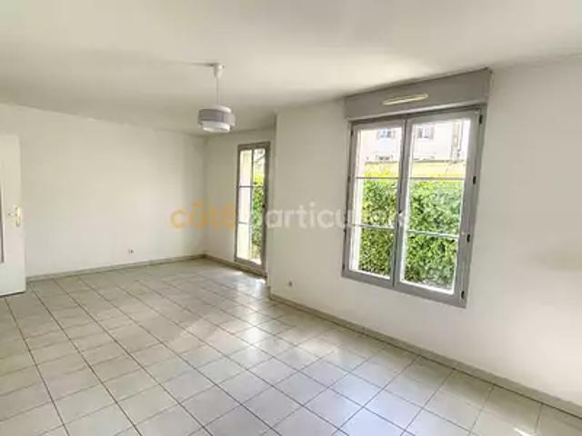 Sens 89100 Location appartement 3 pièces t3 au dernier étage