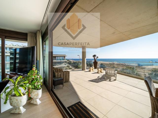 Sensacional Apartamento T5 na 1º Linha de Mar com Terraço e Garagem Fechada Praia de Canidelo