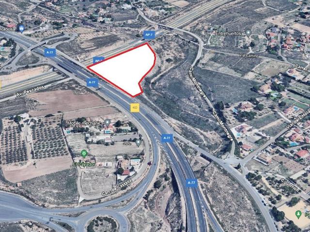 Sensacional suelo cerca del cruce de autovías en Salida norte de San Vicente