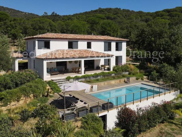 Sensation de campagne à proximité du village de Grimaud 195m² Grimaud