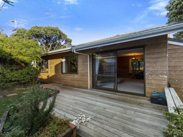 seatoun, 2 bedrooms