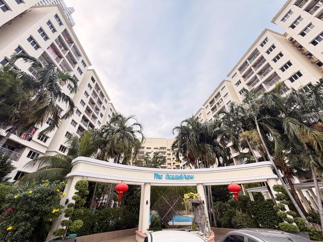 Seaview and fully renovated ocean view condo