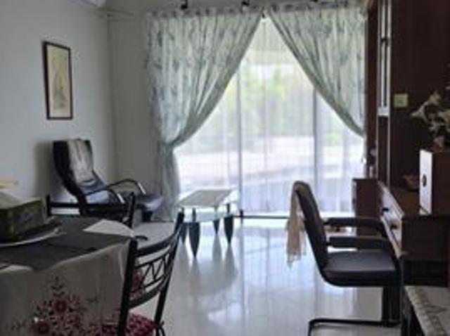 Seaview Garden 1060sf 2Bedrooms Partly Furnished Newly Painted 1Cprk