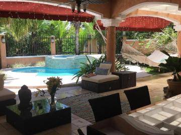 SEA Confiable Vende Casa con Piscina Y jardín en Clayton Village