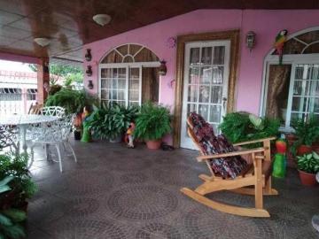 Sea Confiable Vende Casa de Esquina en Villa Belen Las Mañanitas