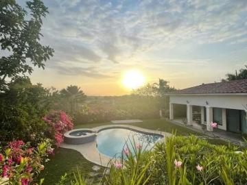 SEA CONFIABLE VENDE HERMOSA CASA CON CASA DE HUESPEDES