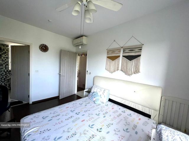 Sea Esta D18, Condominium