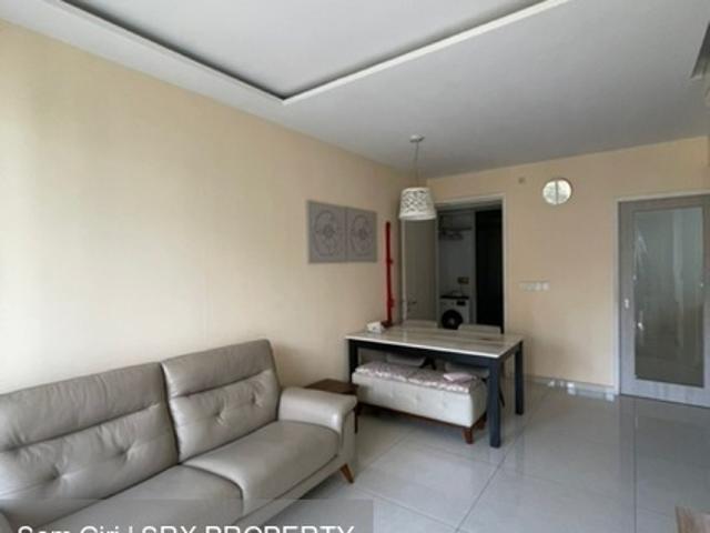 Sea Esta D18, Condominium