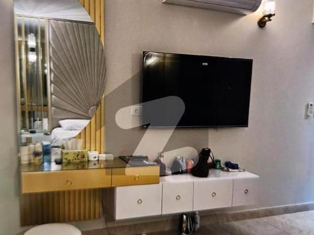 Sea facing furnished apartment available for rent in pearl tower emaar pearl towers