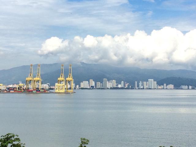 SEA FRONT VIEW Vista Perdana apartment Jln Kg Gajah Bworth for sale