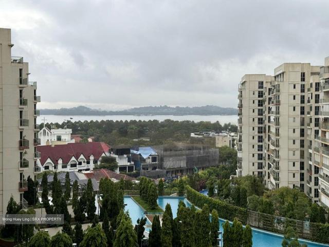 Sea Horizon D18, Condominium