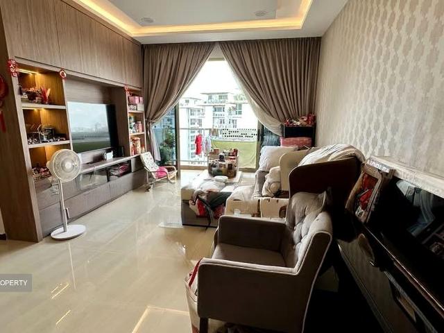 Sea Horizon D18, Condominium