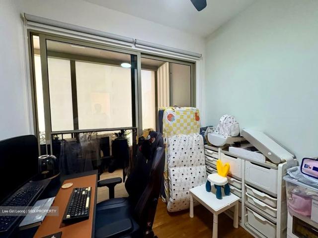 Sea Horizon D18, Condominium
