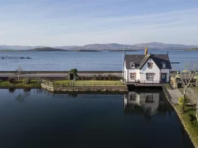 Sea Lodge Cottage, Seafield, Bantry, Cork, P75 YR70