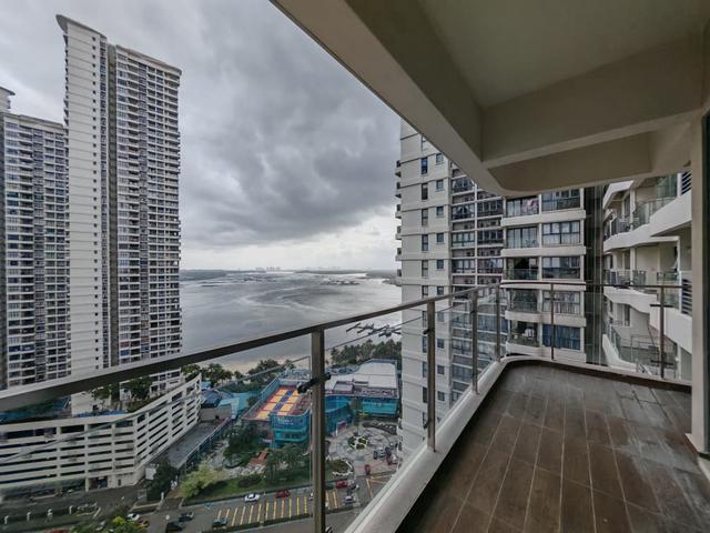 Sea View 3 Bedroom at Danga Bay Bus to CIQ